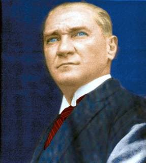 Atatürk’ün CUMHURİYET ile ilgili sözleri kitabının kapağı
