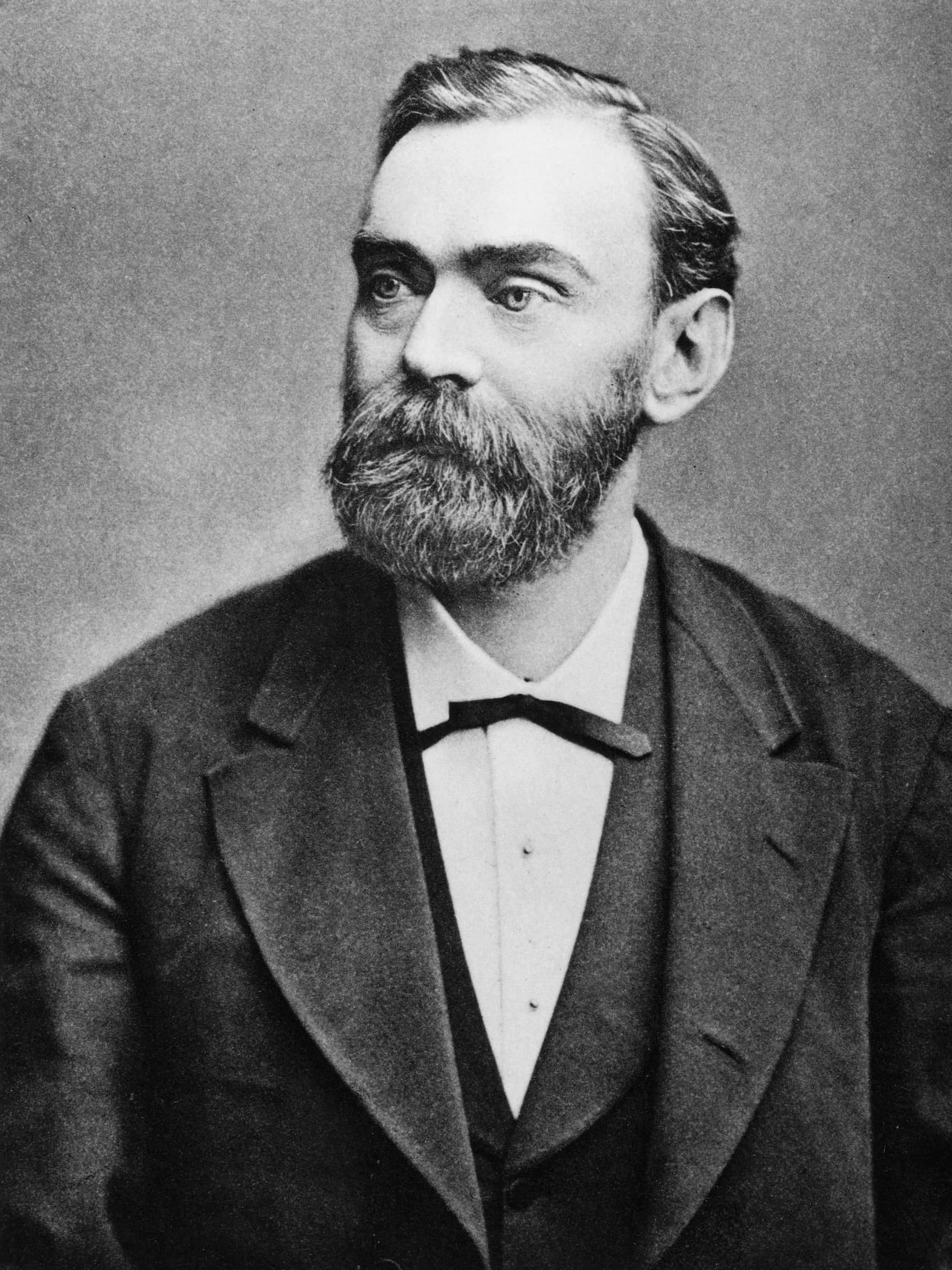 Alfred Nobel Kimdir kitabının kapağı